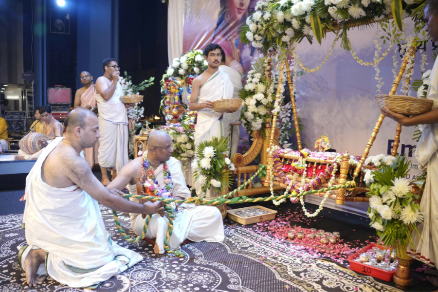 Midnight Maha Aarti